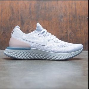 Nike Women’s Epic React Flyknit in PLATINUM BEIGE